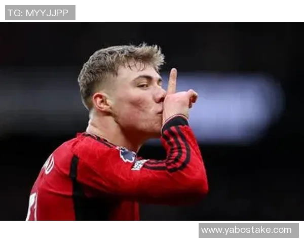 曼联喜迎赛季第三场胜利霍伊伦社媒祝贺舍什科好友情深厚