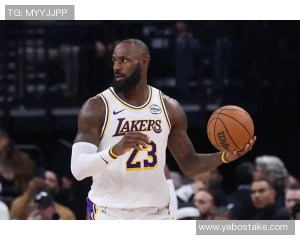 詹姆斯回忆童年训练经历强调团队战术转变的重要性