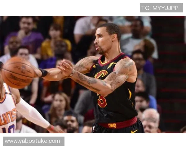 布克专注提升低位背身单打技巧关键时刻展现个人能力